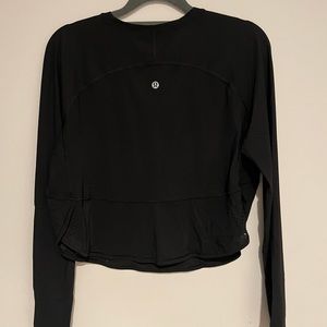 RARE Lululemon rise and run top, black, size 6